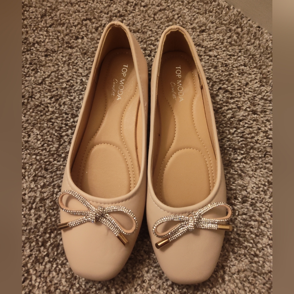 TOP Moda Cream Flats with Bow Detail